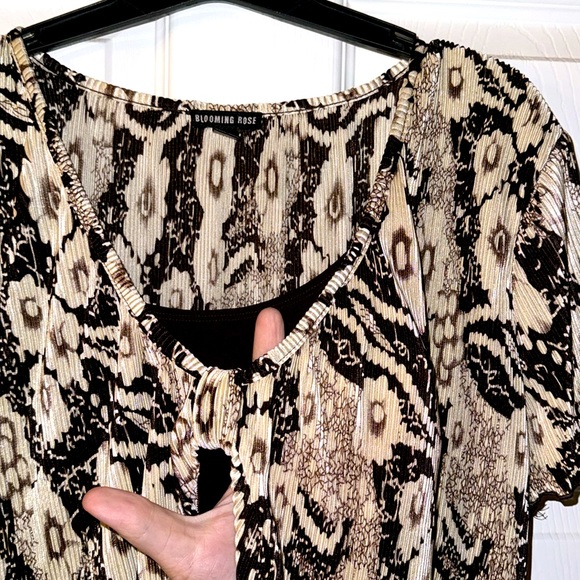 Blooming Rose Brown and Tan Layered Look Top - Picture 3 of 5